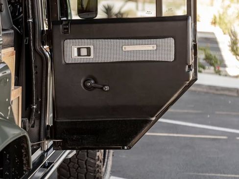 Used 1991 Land Rover Defender 110 image 56