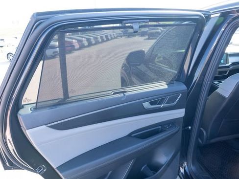 Certified 2024 Volkswagen Atlas Cross Sport SEL R-Line image 15