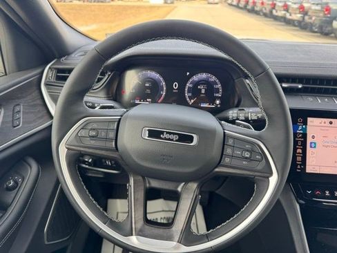 New 2026 Jeep Grand Cherokee Limited AWD/4WD image 17