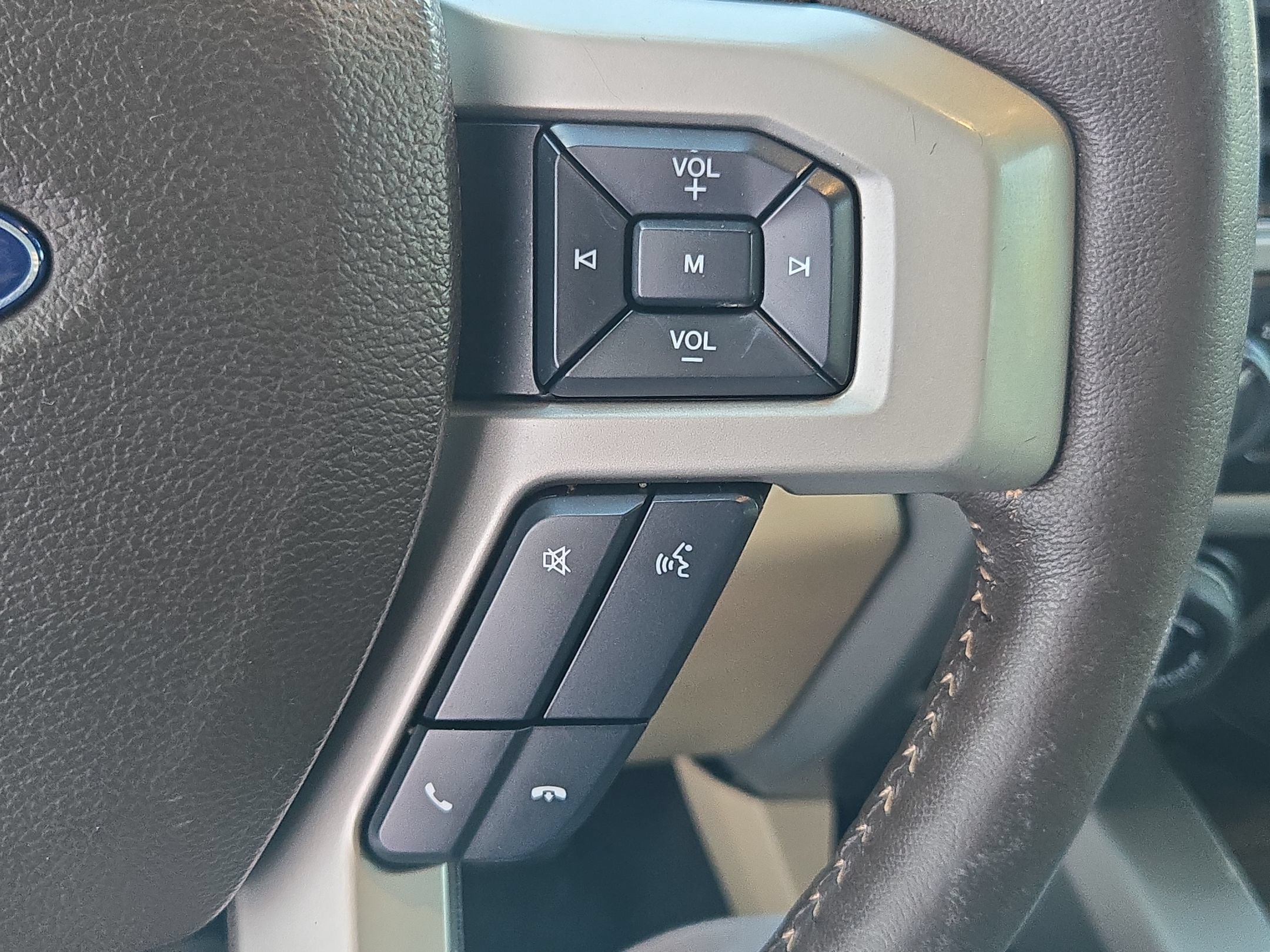Used 2019 Ford F150 Lariat w/ Equipment Group 502A Luxury AWD/4WD image 28