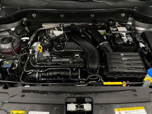 Certified 2025 Volkswagen Taos S image 10