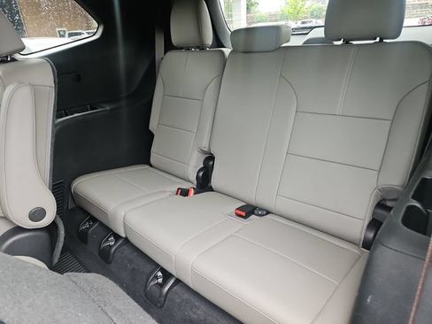 Used 2024 GMC Acadia Elevation w/ Luxury Package AWD/4WD image 13