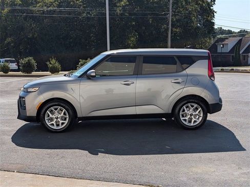 Used 2022 Kia Soul LX w/ Technology Package image 13