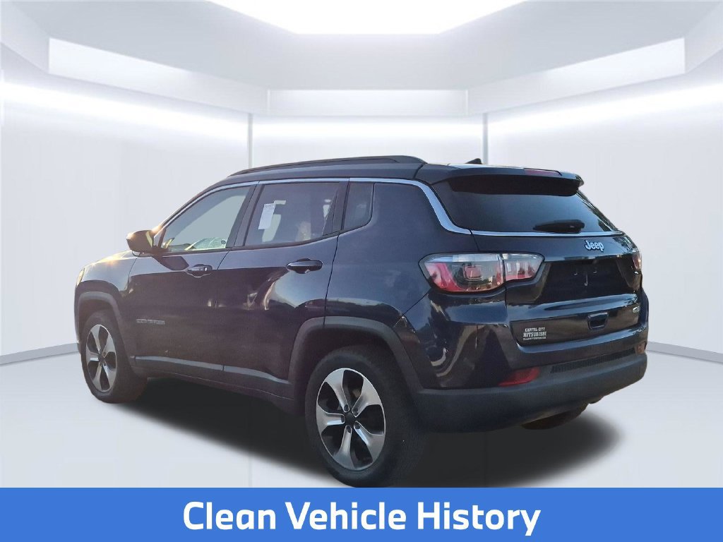 Used 2018 Jeep Compass Latitude w/ Popular Equipment Group FWD image 2