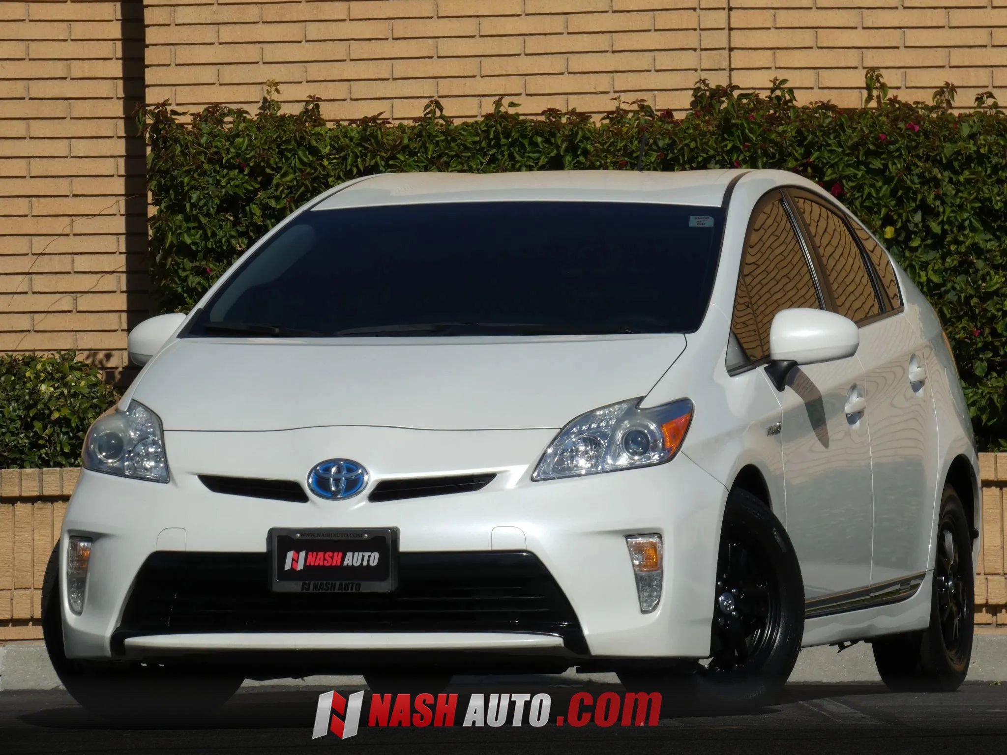 Used 2014 Toyota Prius Two FWD image 2