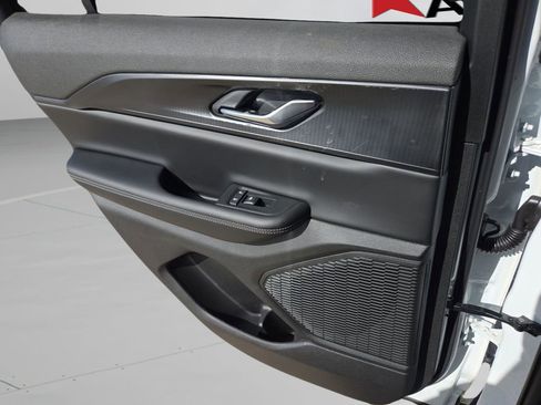New 2025 Jeep Grand Cherokee Laredo w/ MOPAR Finishing Package RWD image 17