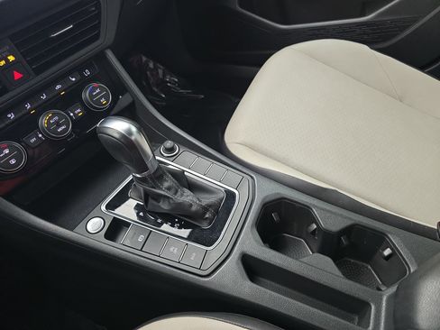 Used 2019 Volkswagen Jetta R-Line FWD image 24