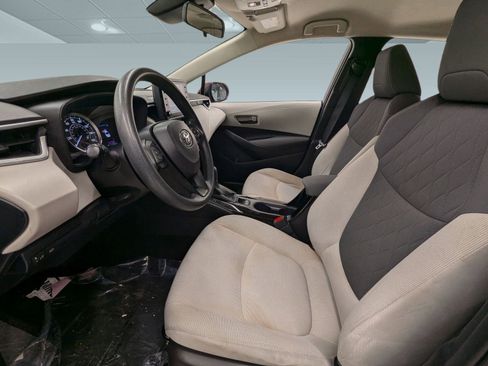Used 2022 Toyota Corolla LE image 4