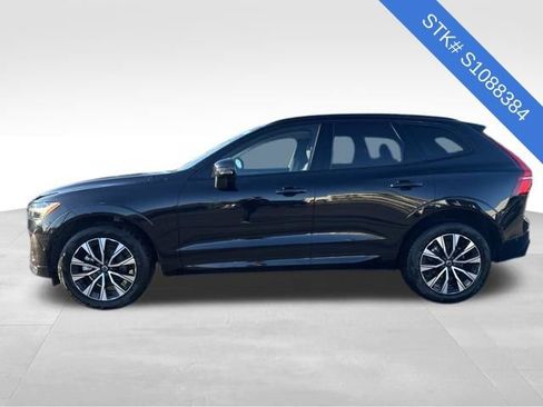 Used 2025 Volvo XC60 B5 Plus image 4