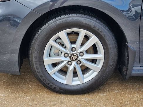 Used 2026 Toyota Camry LE FWD image 17