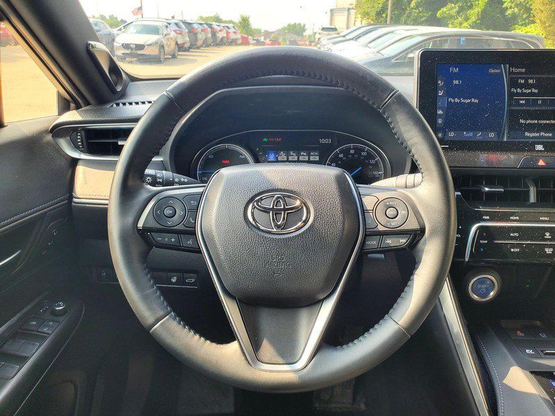 Used 2022 Toyota Venza Limited AWD/4WD image 9