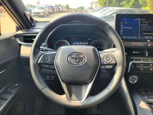 Used 2022 Toyota Venza Limited AWD/4WD image 9