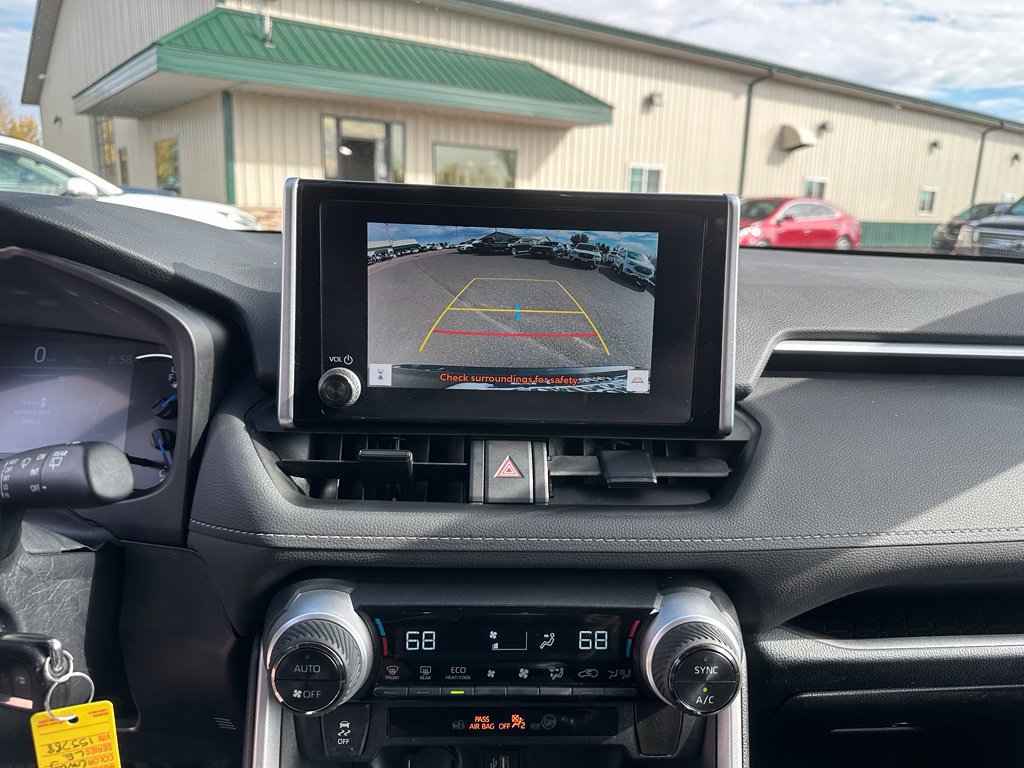 Used 2024 Toyota RAV4 LE AWD/4WD image 17