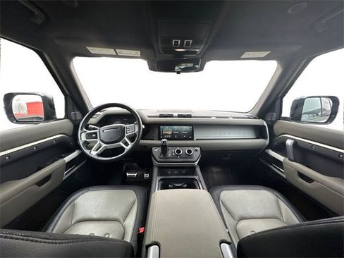 Used 2022 Land Rover Defender 110 X-Dynamic SE image 12