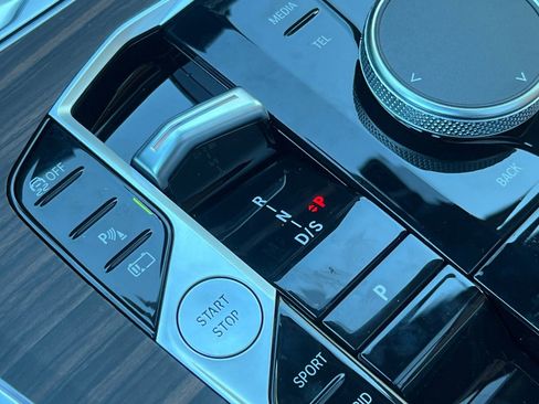 New 2026 BMW X5 xDrive50e image 23