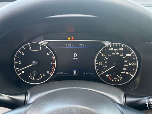 Used 2025 Nissan Altima 2.5 SV FWD image 41