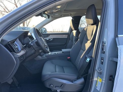 New 2026 Volvo XC90 B6 Plus w/ Protection Package Premier image 13