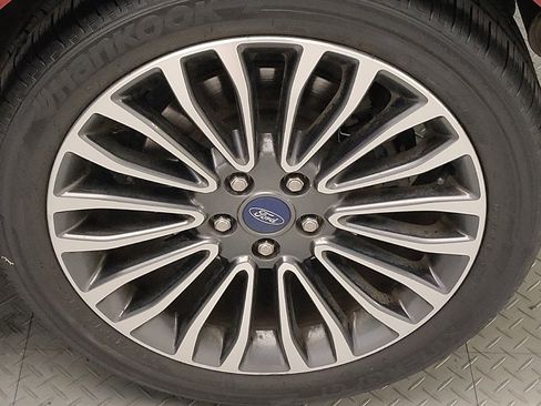 Used 2017 Ford Fusion SE w/ Fusion SE Technology Package image 31