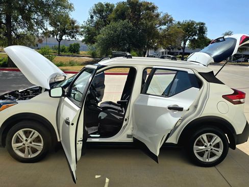 Used 2018 Nissan Kicks S w/ Exterior Package FWD image 14