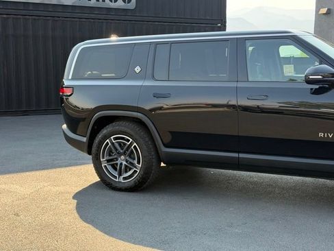 Used 2025 Rivian R1S Adventure AWD/4WD image 4