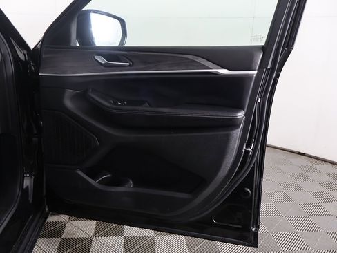 Used 2024 Jeep Grand Cherokee L Limited w/ Luxury Tech Group II image 29