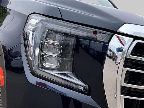 Used 2023 GMC Yukon SLT w/ SLT Luxury Package AWD/4WD image 28