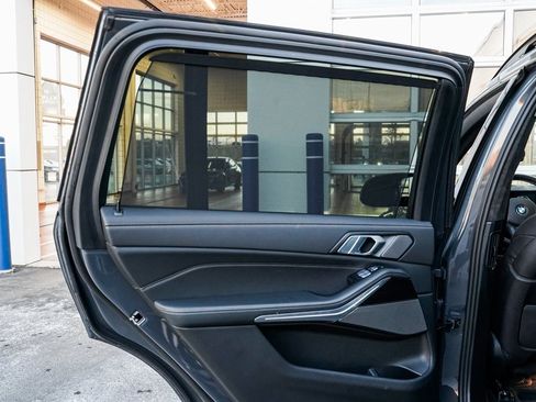 Used 2025 BMW X7 M60i image 18