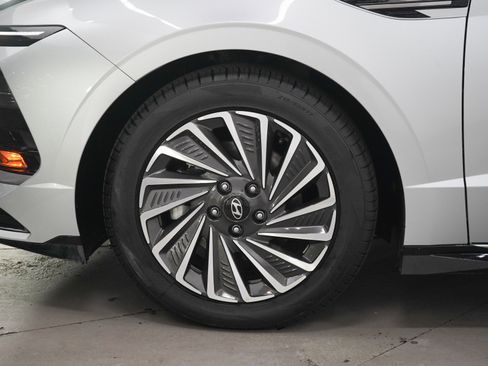 Used 2025 Hyundai Sonata SEL FWD image 27