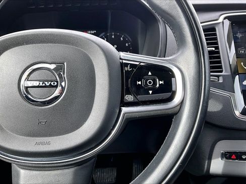 Used 2021 Volvo XC90 T5 Momentum w/ Protection Package Premier image 17