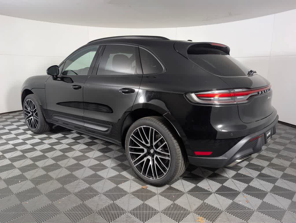 Used 2026 Porsche Macan AWD/4WD image 4