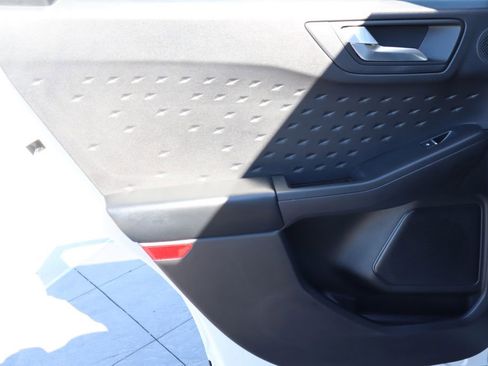 Used 2020 Ford Escape Titanium image 25