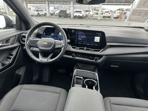 Certified 2025 Chevrolet Equinox LT image 17