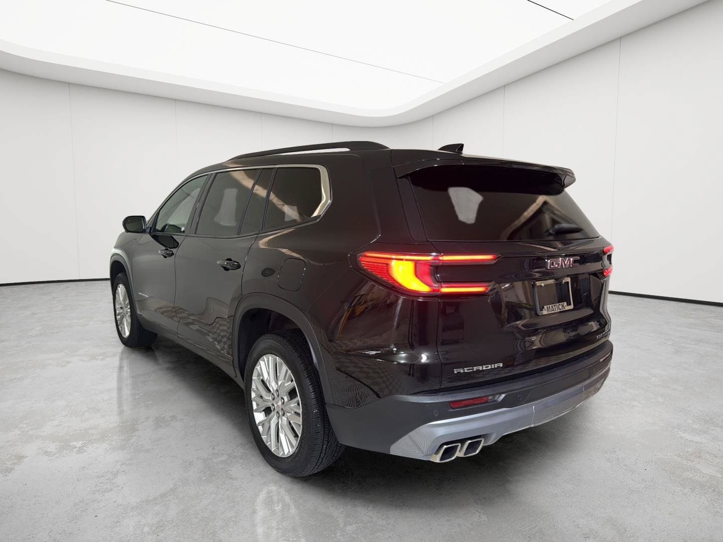 Used 2024 GMC Acadia Elevation FWD image 4
