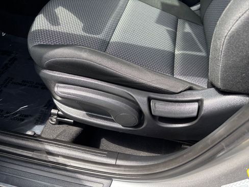 Used 2025 Kia Soul LX w/ LX Technology Package image 22