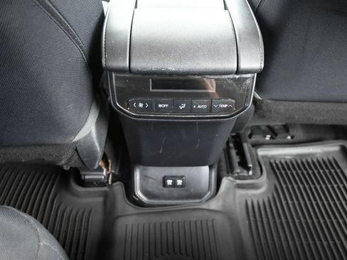 Used 2020 Toyota Highlander L AWD/4WD image 34