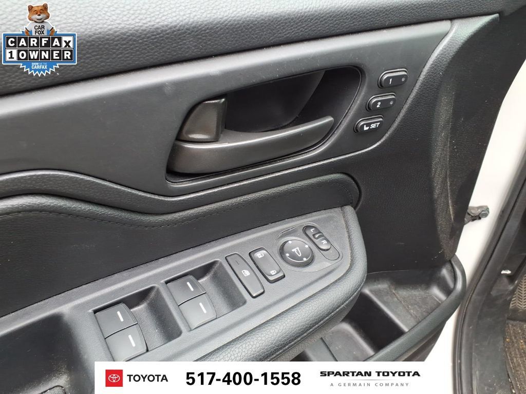 Used 2025 Honda Odyssey EX-L image 12