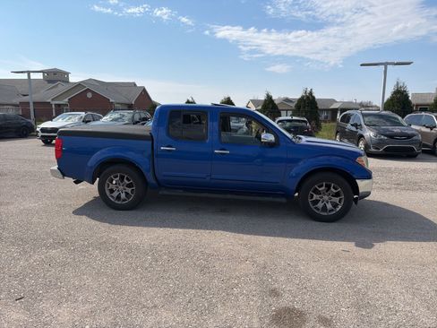 Used 2015 Nissan Frontier SL w/ Moonroof Package image 12