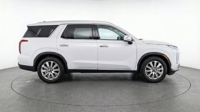 Used 2025 Hyundai Palisade SEL FWD image 3
