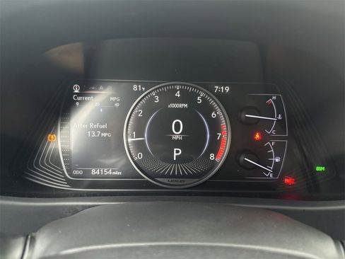 Used 2019 Lexus UX 200 w/ Premium Package image 21