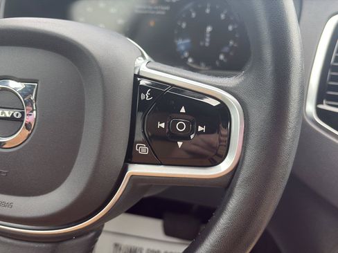 Used 2018 Volvo XC90 T6 Momentum w/ Convenience Package AWD/4WD image 17