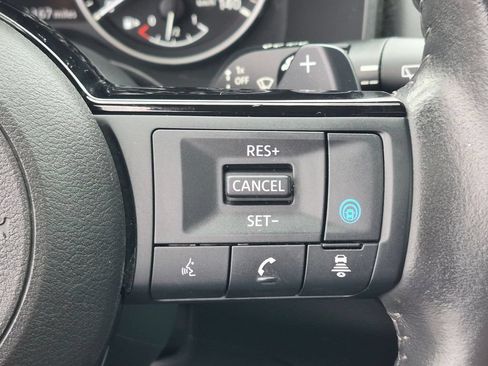 Used 2023 Nissan Rogue SL FWD image 15