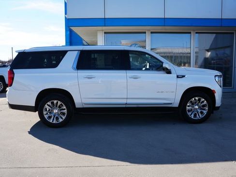 Used 2023 GMC Yukon XL Denali image 38