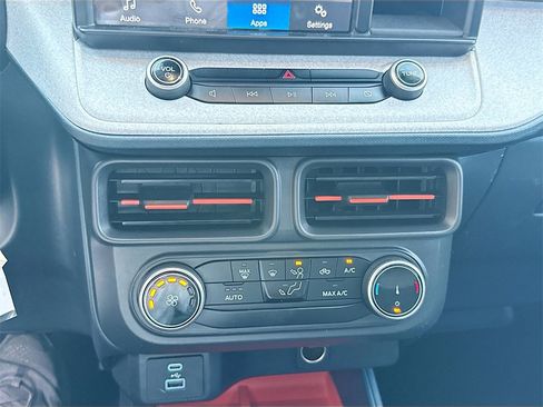 Used 2023 Ford Maverick XLT image 16