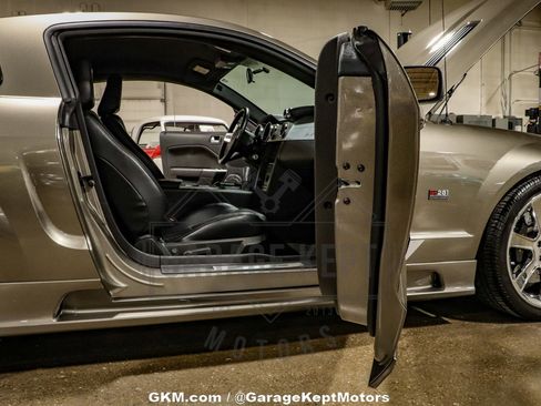 Used 2005 Ford Mustang GT image 70