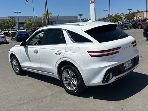 Used 2022 Genesis GV70 2.5T AWD/4WD image 4