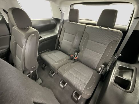 Used 2023 GMC Acadia SLE w/ Elevation Edition FWD image 21