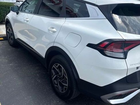 Used 2024 Kia Sportage LX AWD/4WD image 4