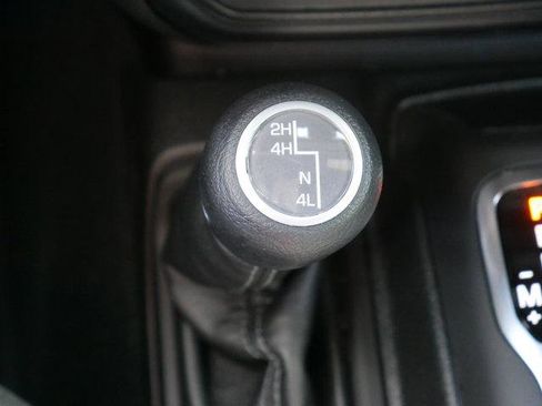 Used 2024 Jeep Wrangler Sport S image 21