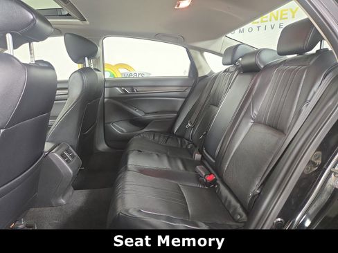 Used 2018 Honda Accord EX-L image 12