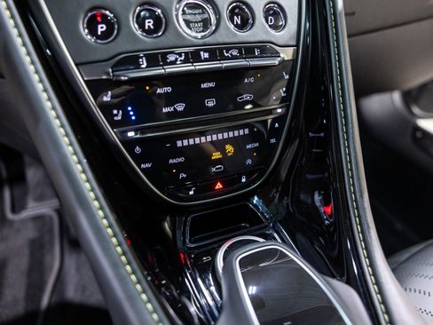 Used 2019 Aston Martin DB11 AMR image 42